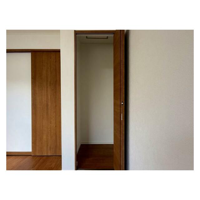 「1階洋室1」収納