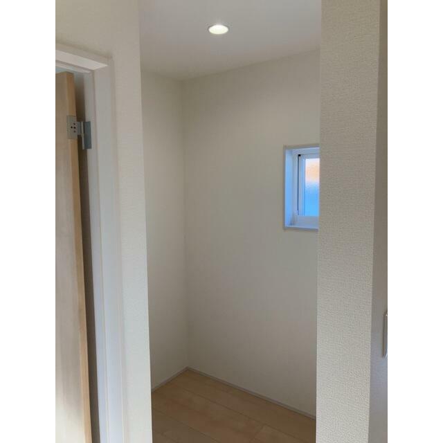 便利グッズや収納アイテムを駆使してテトリス感覚で整理整頓を楽しんでみては？（2号棟）