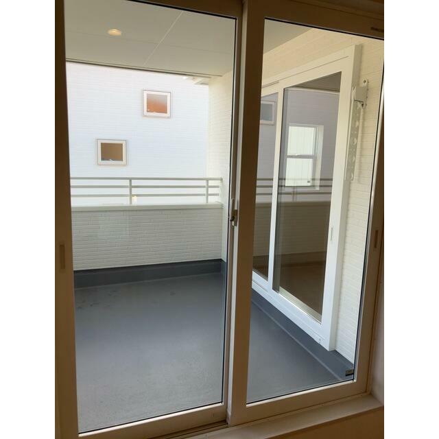 洗濯物や布団をたっぷり干せるのがうれしいバルコニー （1号棟）