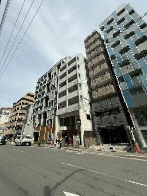 西洞院通りに面したマンションです