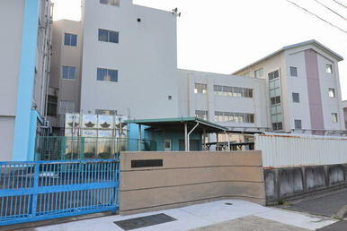 日進西中学校
