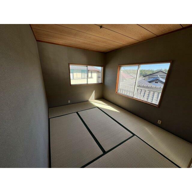 モダンシックな洋室です