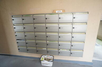 お部屋に直接投函されない集合ポストあります！