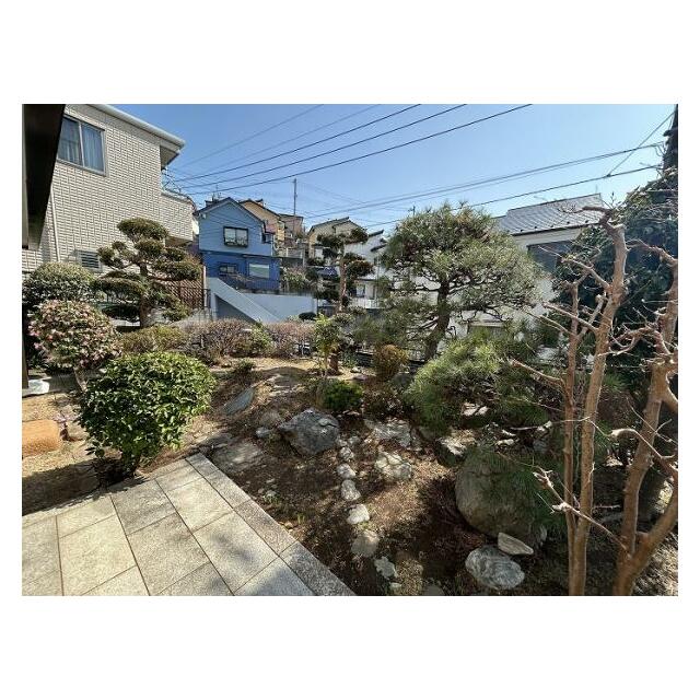 庭（2）　純和風のお庭です