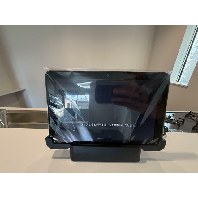 【２号棟】専用のタブレットやスマートフォンアプリから操作・管理できるサービスでインターホンの応答・訪問履歴の確認が可能です。
