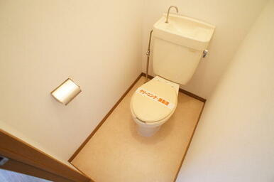 トイレ空間は広くゆったり、清潔感のあるトイレです