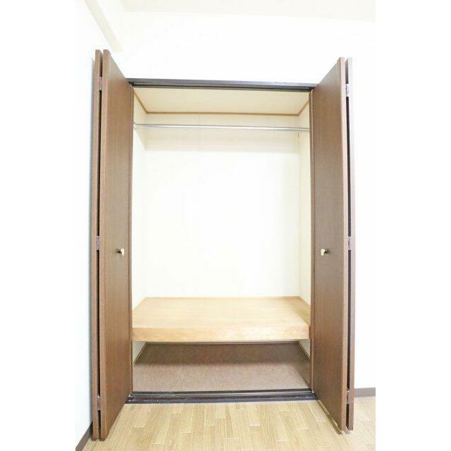 北東側洋室 収納