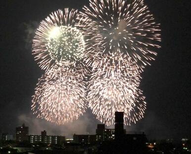 湯河原温泉海上花火大会