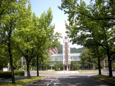 国立岡山大学