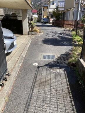 車の通り抜けが無い前面道