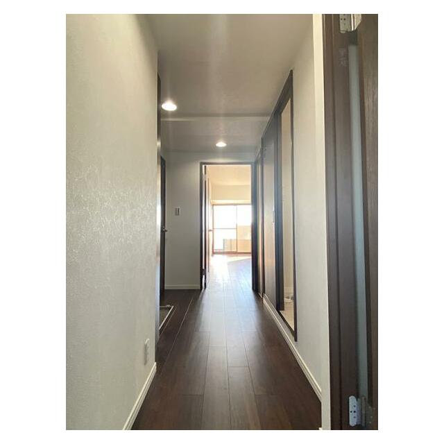 「廊下」フローリング上張りしております