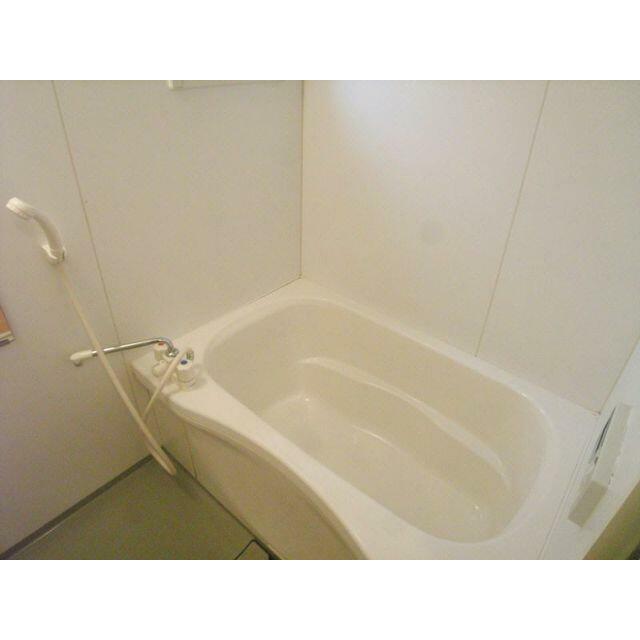 浴室　　追い焚き給湯・浴室乾燥機付きです♪