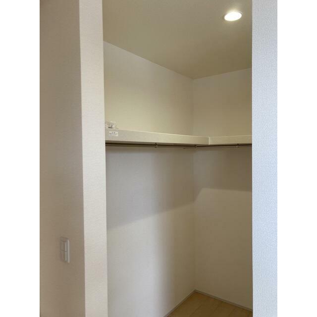 賢く収納しながら季節ごとの装いを楽しみたい（1号棟）