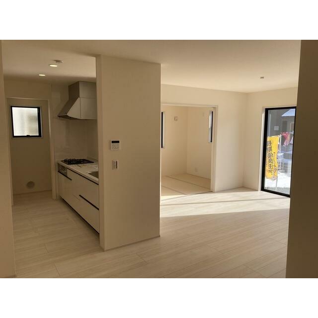 リラックスできる場所だからリビングは家具＆レイアウトにこだわりたい！（10号棟）