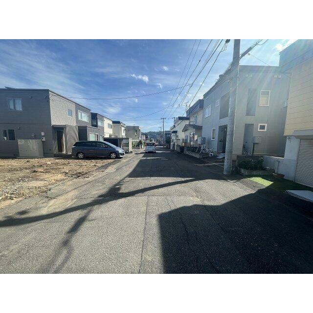 前面道路南西側より撮影