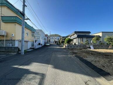 前面道路南東側より撮影