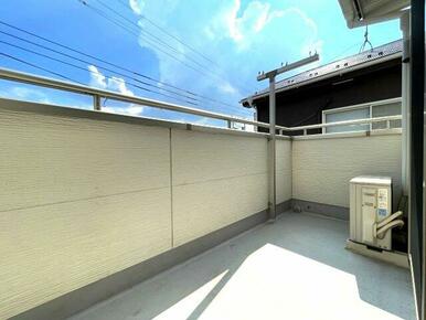 バルコニーがあります