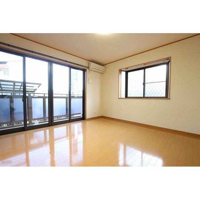 二面採光で明るい洋室♪