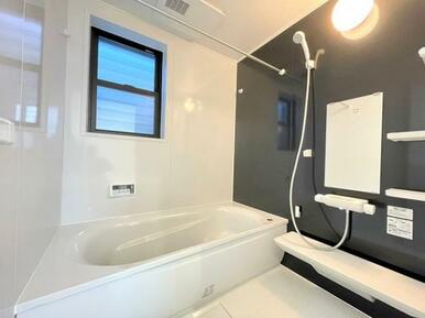 浴室換気暖房乾燥機付き♪ゆったりとくつろげる1.0坪のユニットバス！