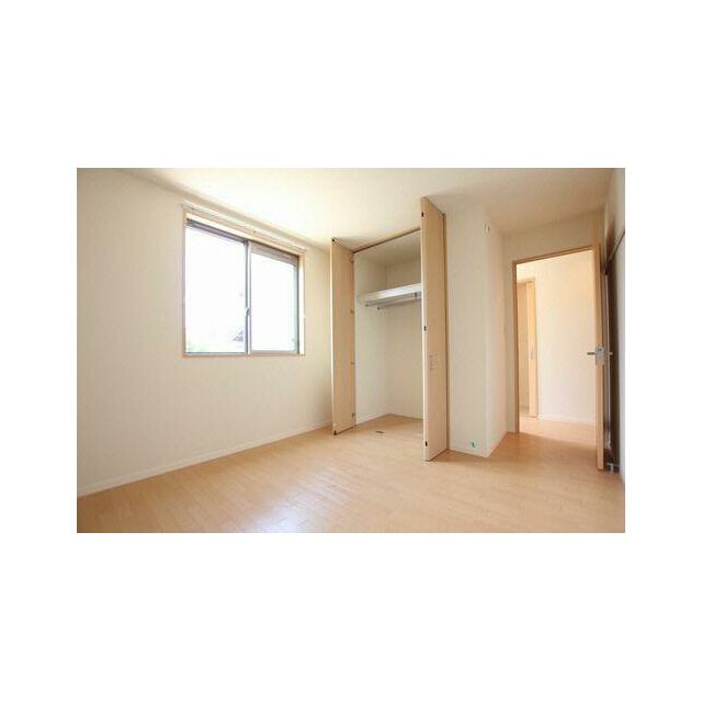 ◆洋室(2)◆北側の６．１帖の洋室(2)です。北側に窓がありますので採光が確保できます。洋室(2)…