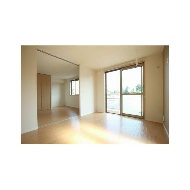 ◆ＬＤＫ＆洋室(1)◆１１．８帖のＬＤＫと６．２帖の洋室(1)です。スライディングスクリーンで仕切…