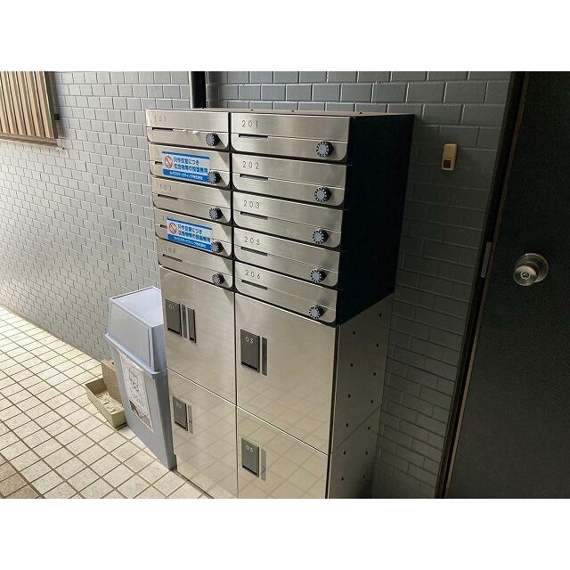 宅配ボックス有♪