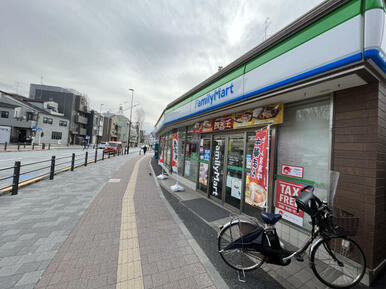 ファミリーマート豊島池袋三丁目店