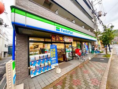 ファミリーマート　大東野崎店