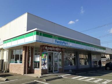 ファミリーマート下南部店