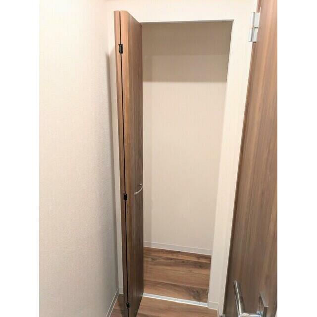 廊下収納※別部屋参考写真です。