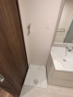 室内洗濯機置場※別部屋参考写真です。