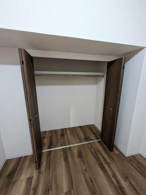 6帖洋室クローゼット※別部屋参考写真です。