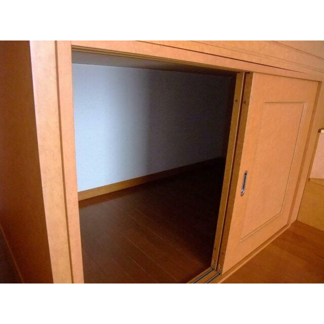ベッド下収納