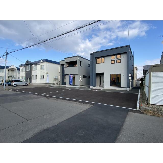 1号棟（左）、2号棟（右）