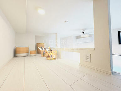 こちらの家具はCGです。家具付きではございません。