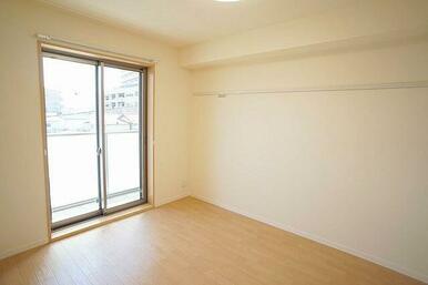 ハンガーフック付き化粧幕板がございます