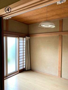 玄関左横にある洋室です