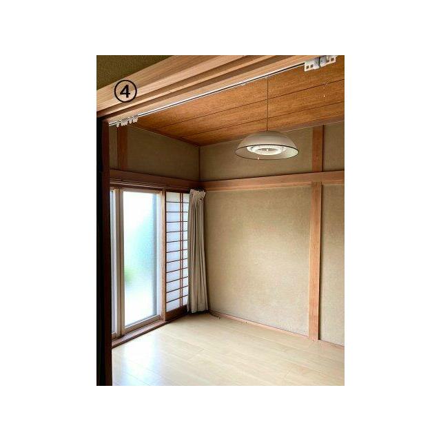 玄関左横にある洋室です