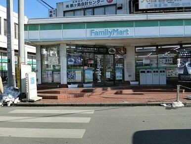 ファミリーマート鶴ヶ島鶴ヶ丘店