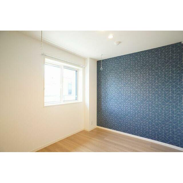 【５．０帖洋室】エアコン付き　お洋服をハンガーにかけたまま収納できるハンガーポール収納付き