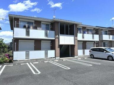 各世帯角部屋配置となる建物です。無料Ｗｉ－Ｆｉインターネット導入物件です。