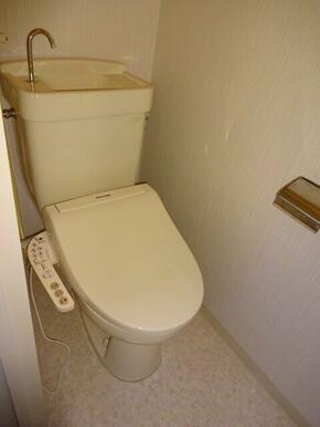 トイレ　シャワー便座