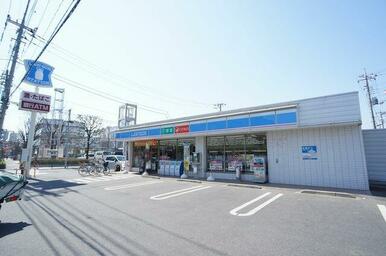 ローソンさいたま堀崎店　徒歩４分（３２０ｍ）の立地です！！２４時間営業ですので、早朝深夜のご利用も…