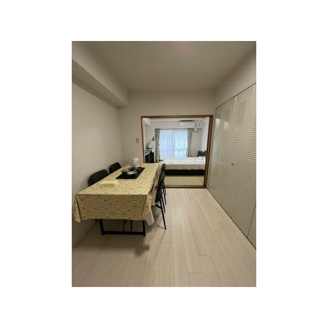 奥のお部屋に和室が続いています