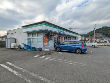 ファミリーマート大分梅が丘店