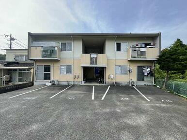 外観写真・駐車場