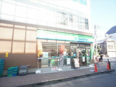 ファミリーマート富士見台駅前店