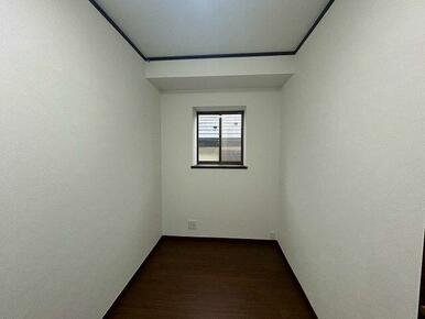 洋室約２．５帖