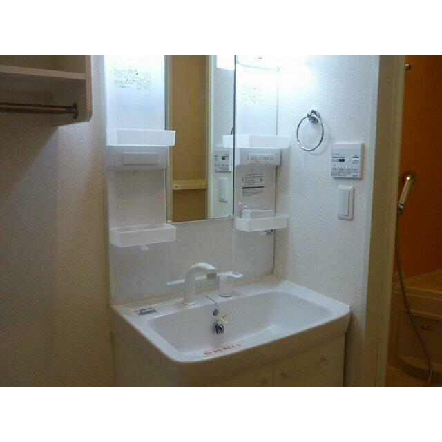 スペースが確保できる洗面所です