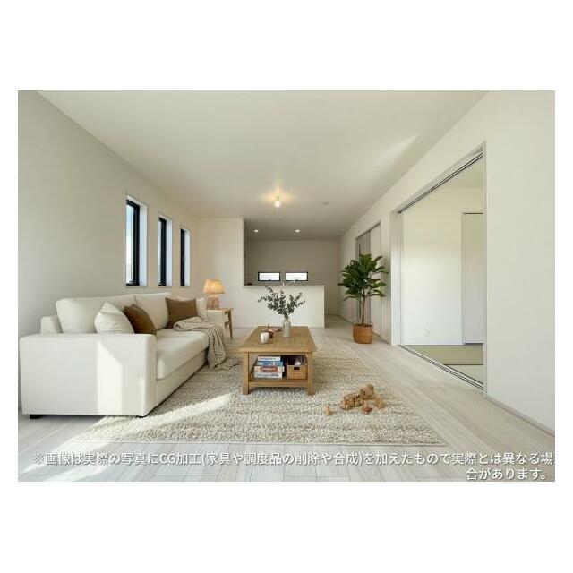 開放感のあるゆとりあるリビング。採光にもこだわった居心地の良い空間です♪